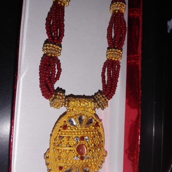 Vintage Beaded necklace with pendant - Picture 4 of 4